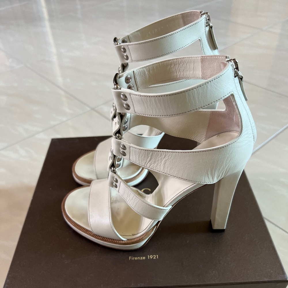 #2478 Gucci Lyon Mystic White Leather Gladiator Strap Sandals size 38 1/2